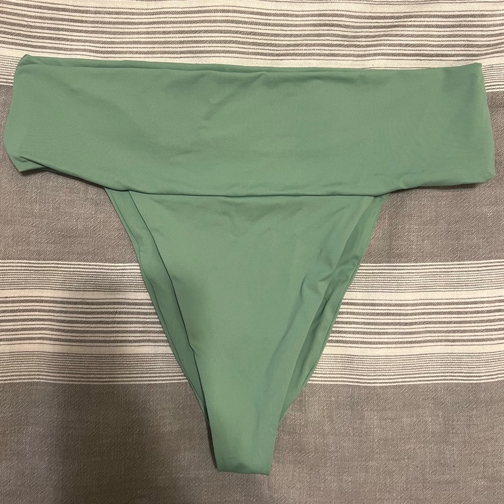 Toast Swim Bottom